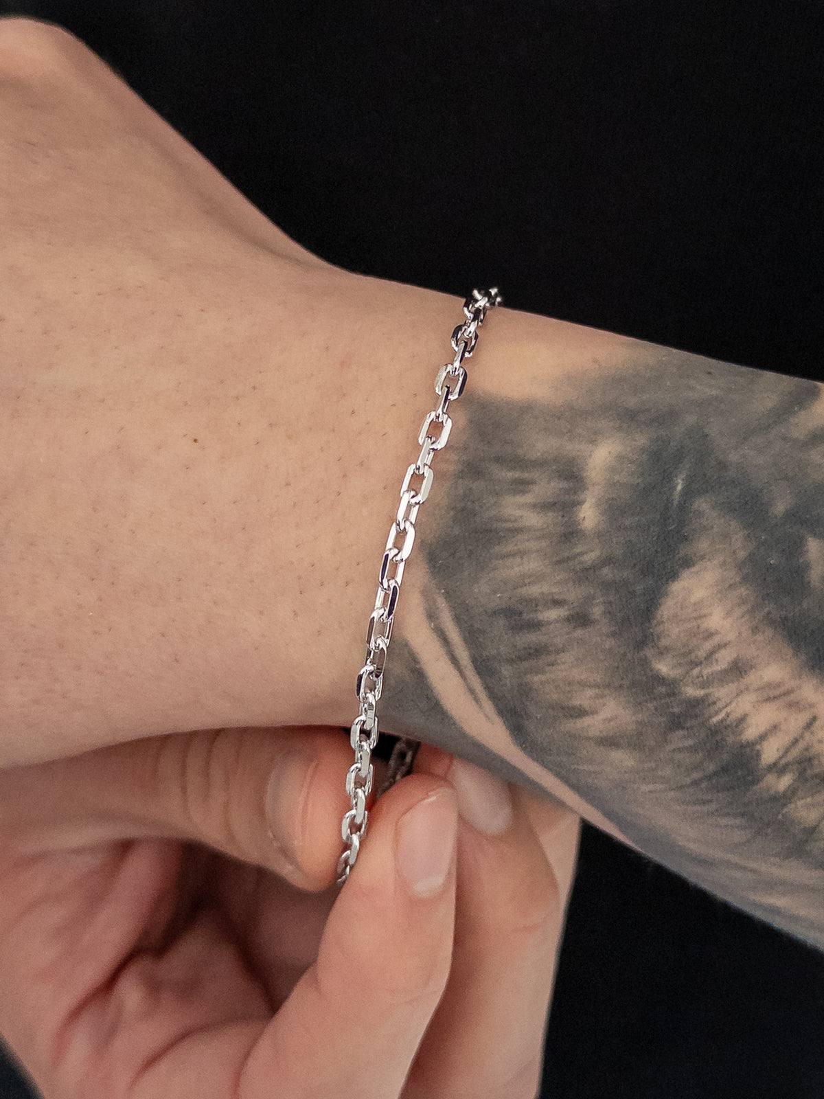 Pulseira Cadeado 3mm Banhada a Ouro Branco