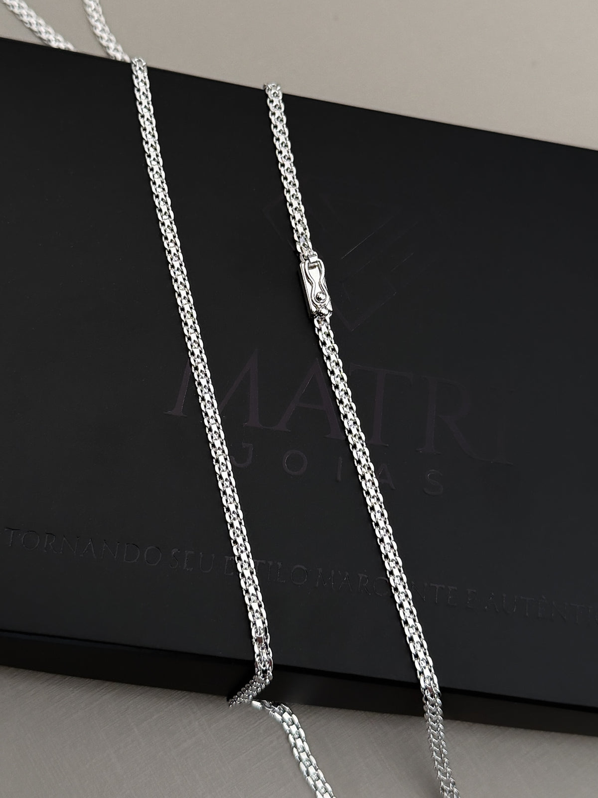 Corrente Cadeado Duplo 3mm Banhada a Ouro Branco