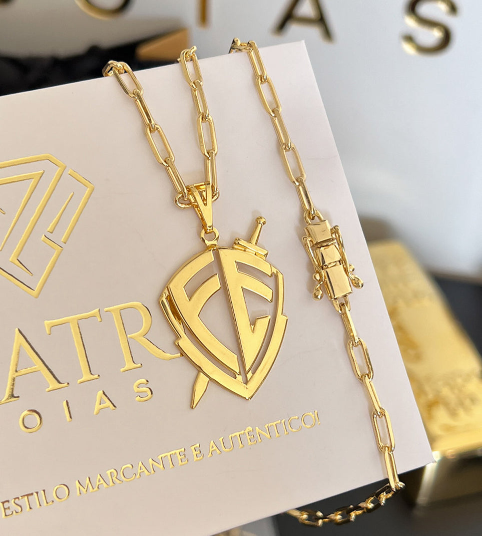 Corrente Cadeado Laminado 5mm + Pingente Escudo Fé Vazado Banhada a Ouro 18k