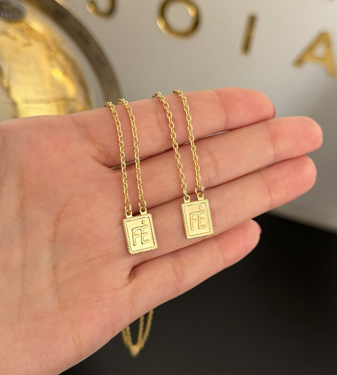 Escapulário Cadeado Plaquinha Fé Detalhada Banhado a Ouro 18k, foto 6