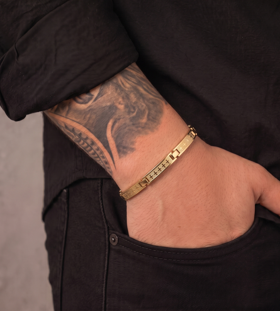 Bracelete Detalhado Cruz 5mm Banhado a Ouro 18k