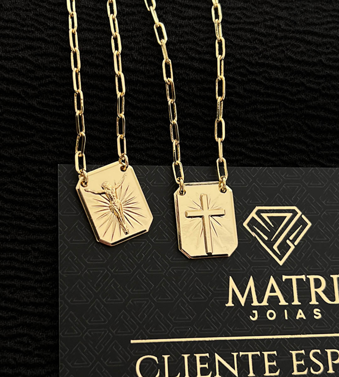 Escapulário Plaquinha Cruz e Cristo Banhado a Ouro 18k
