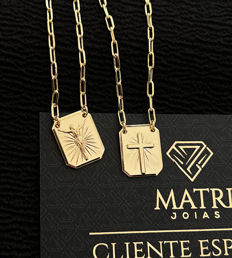 Escapulário Plaquinha Cruz e Cristo Banhado a Ouro 18k