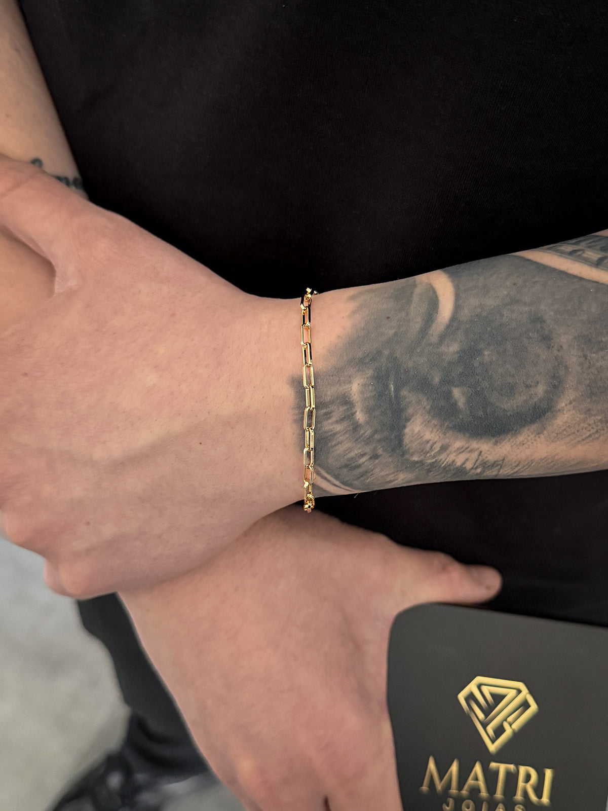Conjunto Corrente e Pulseira Cadeado Laminado 3mm com Pingente Cruz Amarrada Banhado a Ouro 18k