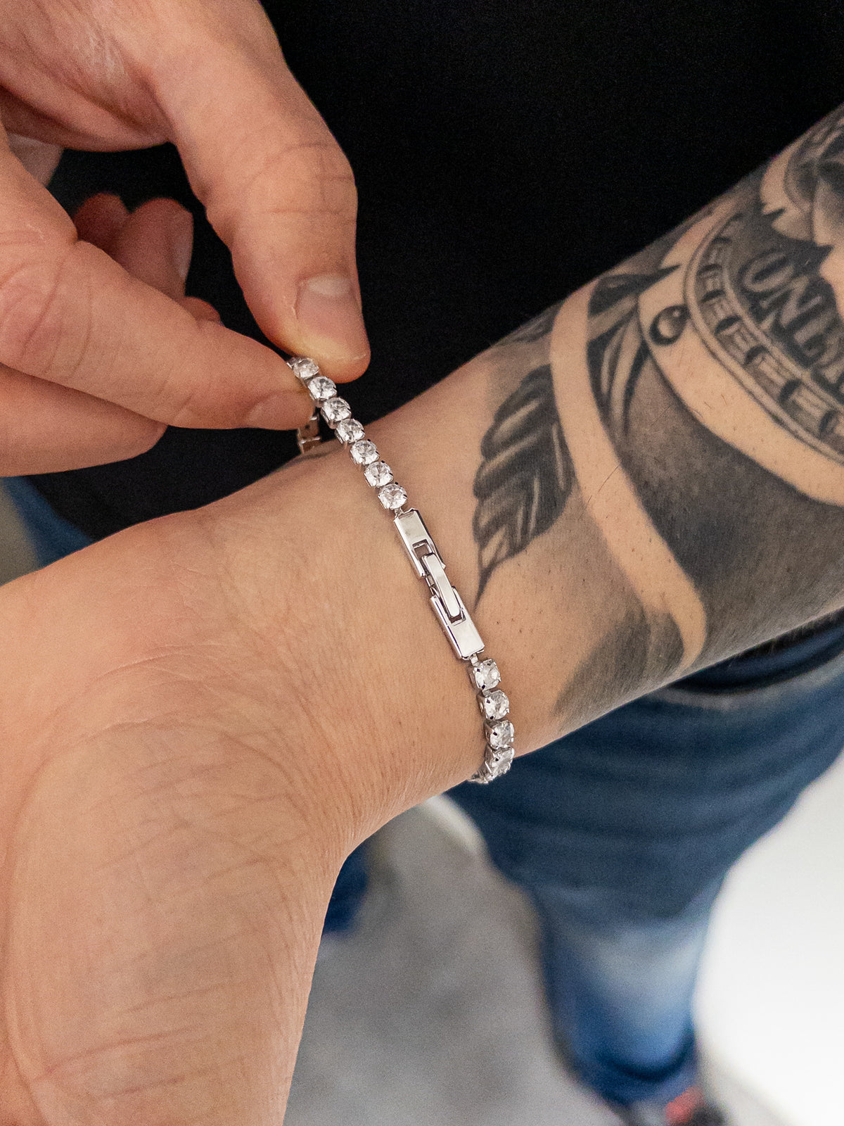Pulseira Riviera Cravejada 4mm Banhada a Ouro Branco