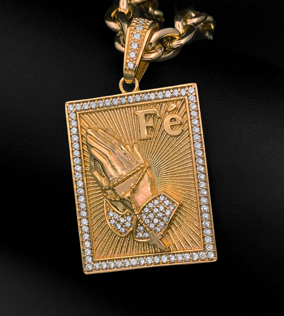 Pingente Placa Fé Cravejada 2,5x2cm Banhado a Ouro 18k