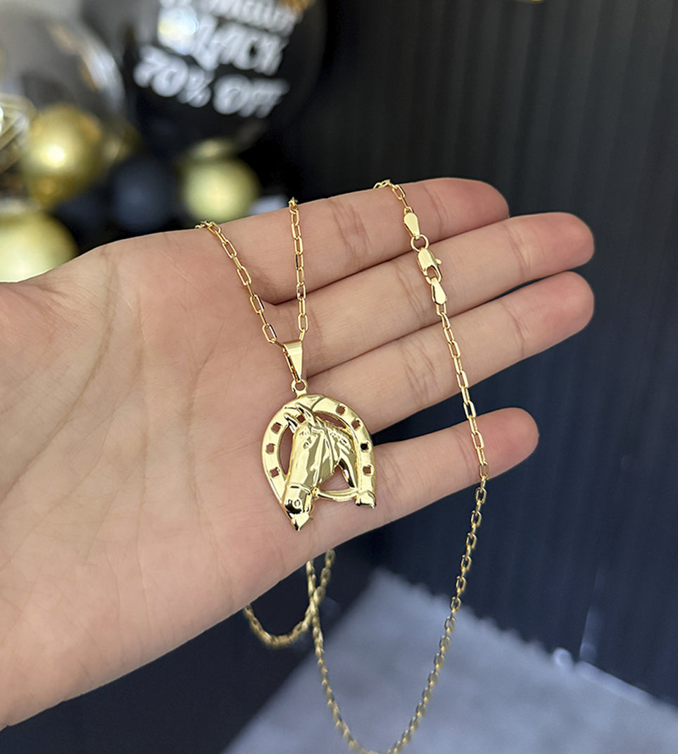 Corrente Cadeado 2mm + Pingente Ferradura Médio 3.5x2.5cm Banhada a Ouro 18k