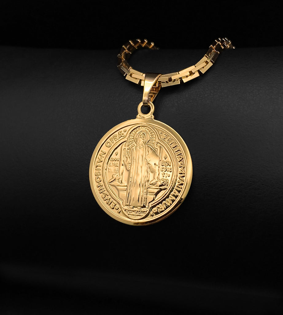 Pingente Medalha de São Bento 2.5x2.5cm Banhado a Ouro 18k