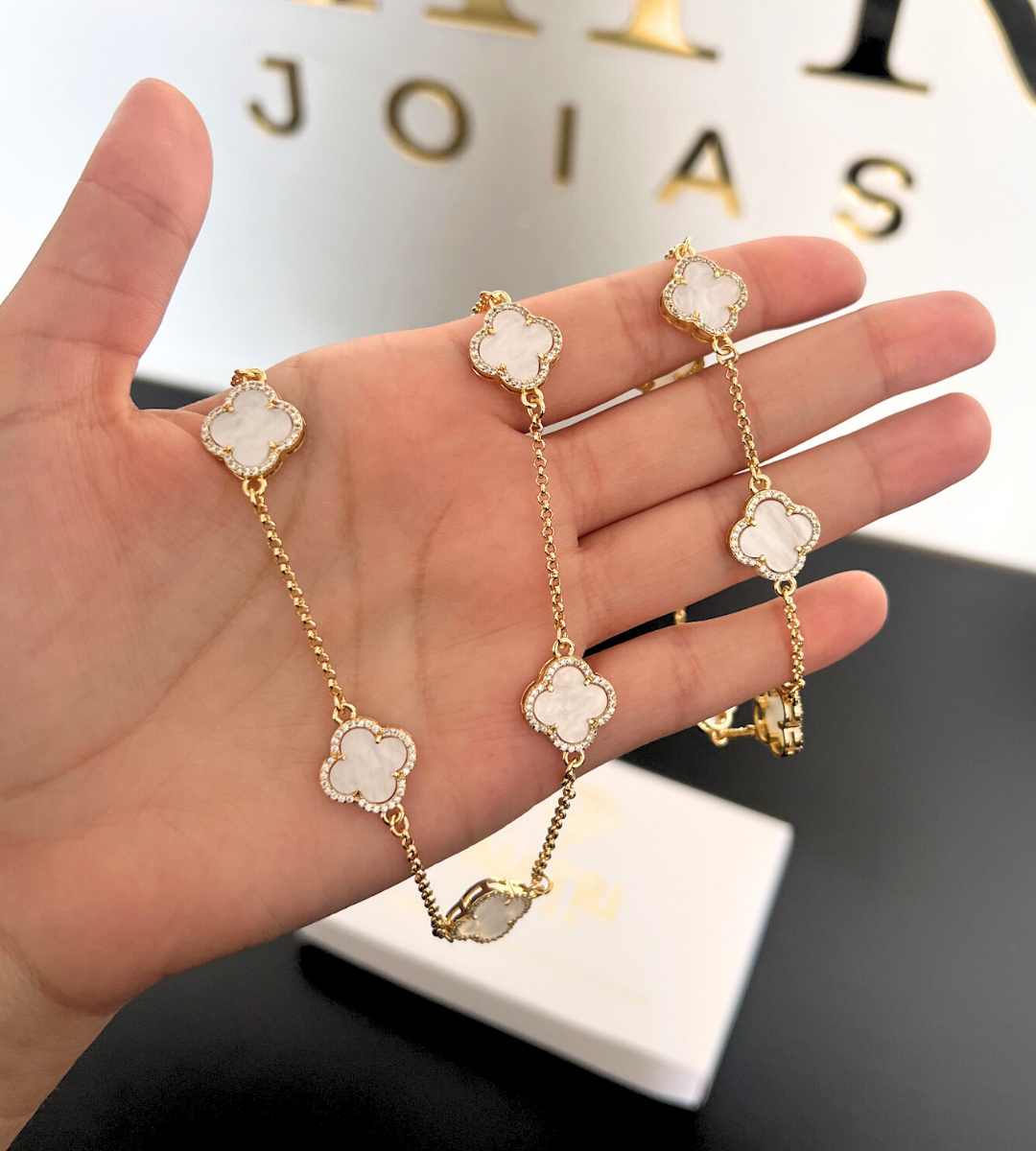 Corrente + Pulseira Trevo Branco Grande Cravejado em Zircônia 60cm 21cm Banhada a Ouro 18k