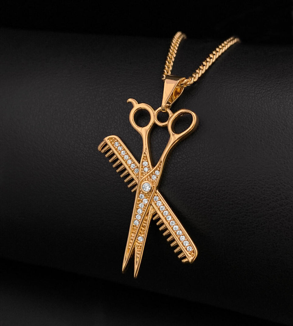 Pingente Barbeiro Cravejado em Zircônias 3.5x2.5cm Banhado a Ouro 18k
