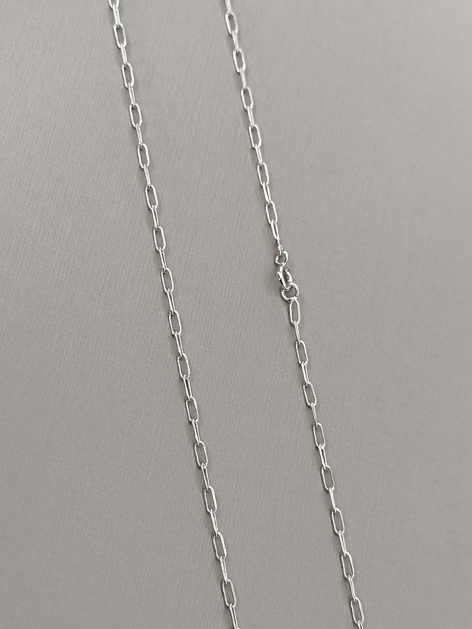 Corrente Cadeado Laminado 2mm Banhada a Ouro Branco