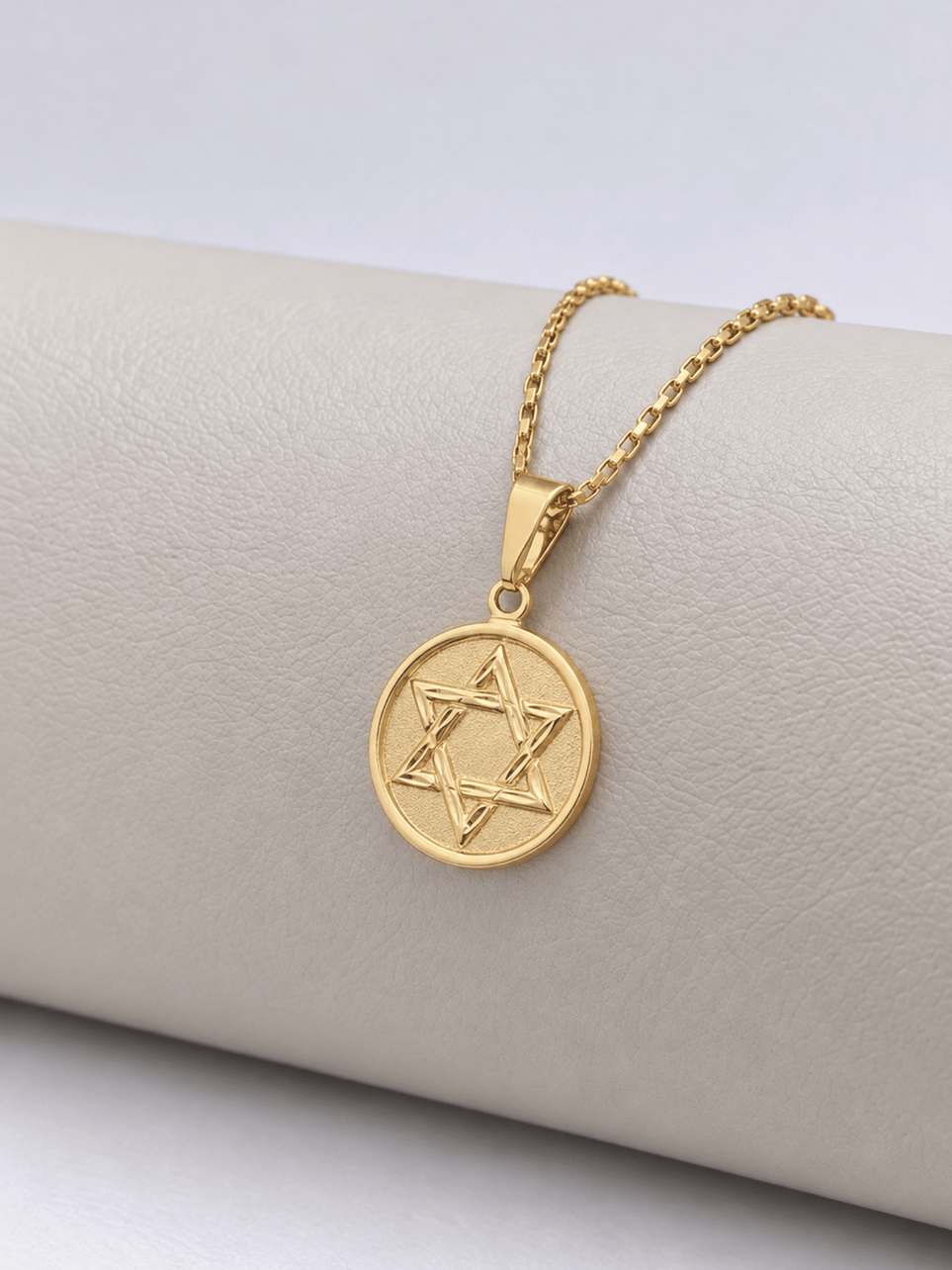 Pingente Medalha Estrela de Davi em Relevo Banhado a Ouro 18k