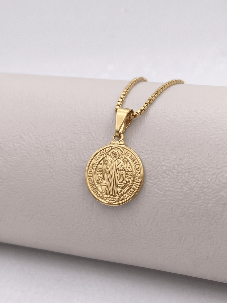 Pingente Medalha Estrela de Davi em Relevo Banhado a Ouro 18k