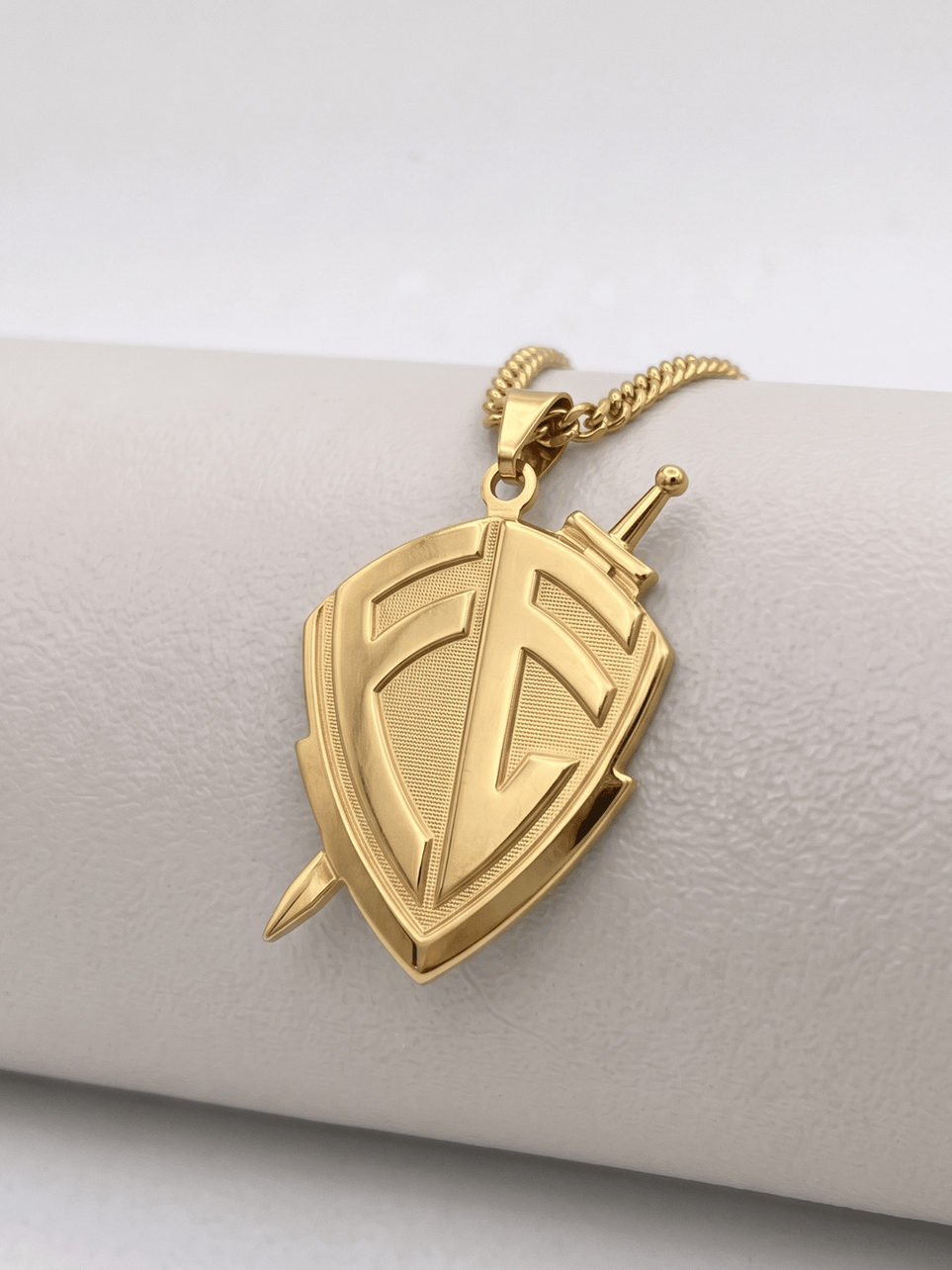 Pingente Escudo Fé Detalhado Grande Banhado a Ouro 18k