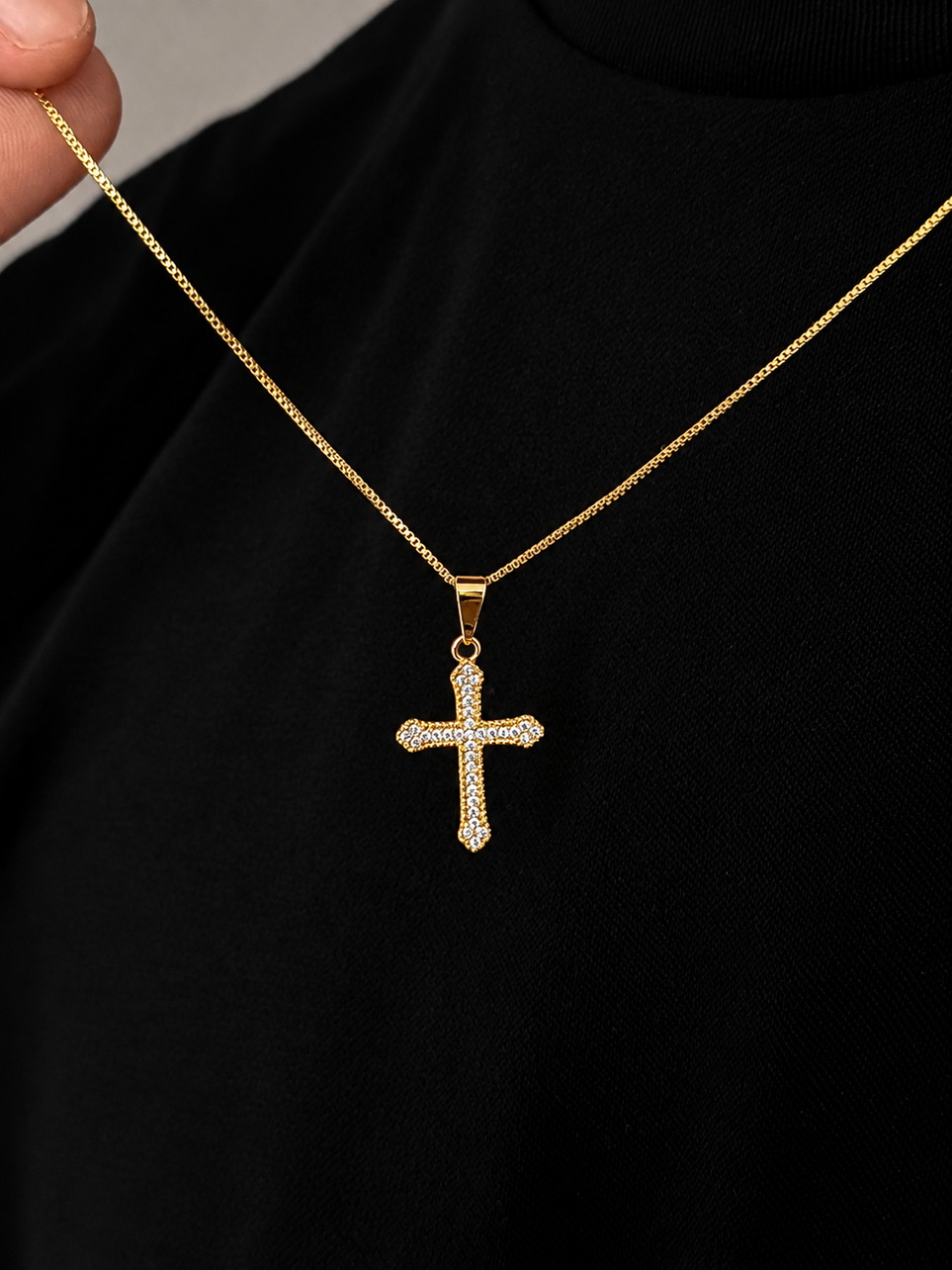 Corrente Veneziana 1mm com Pingente Cruz Cravejada Banhada a Ouro 18k