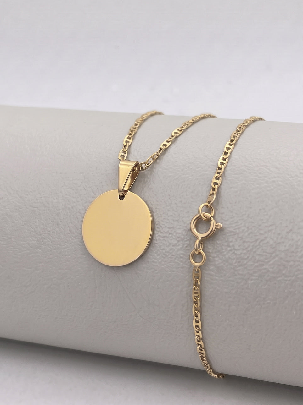 Corrente Piastrini 2mm com Pingente Redondo Mini Personalizável Banhada a Ouro 18k
