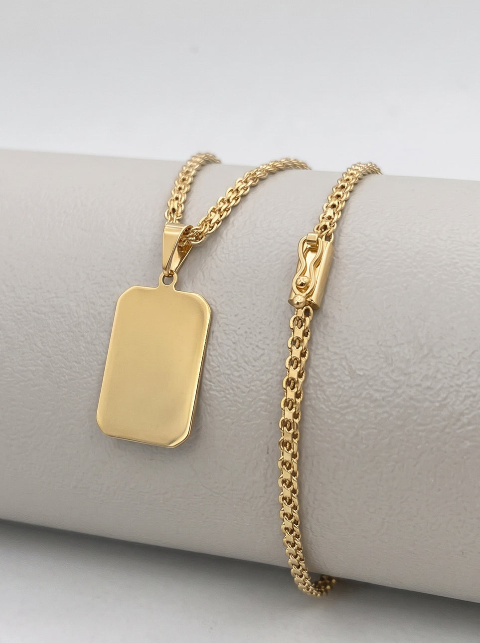 Corrente Cadeado Duplo 3mm com Pingente Plaquinha Facetada Personalizável Banhada a Ouro 18k