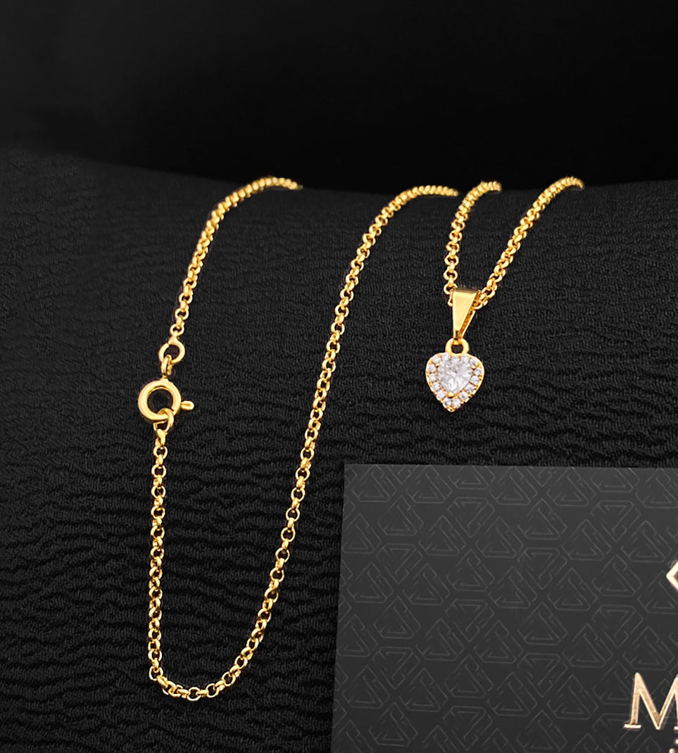Colar Feminino Elo Português 2mm + Pingente Mini Coração Cravejado Banhado a Ouro 18k