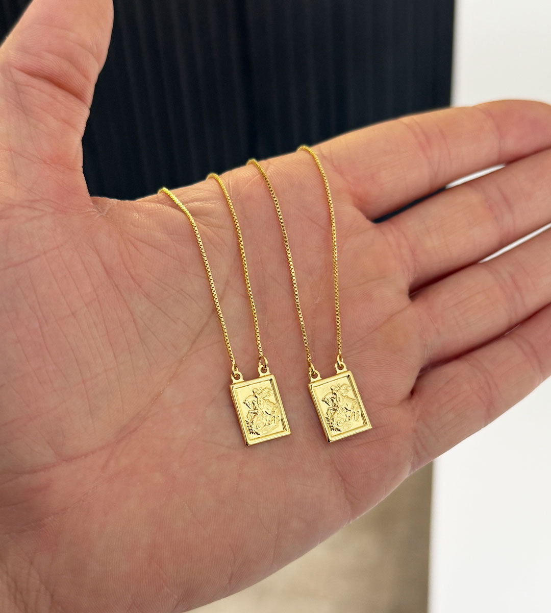 Escapulário Plaquinha São Jorge Banhado a Ouro 18k