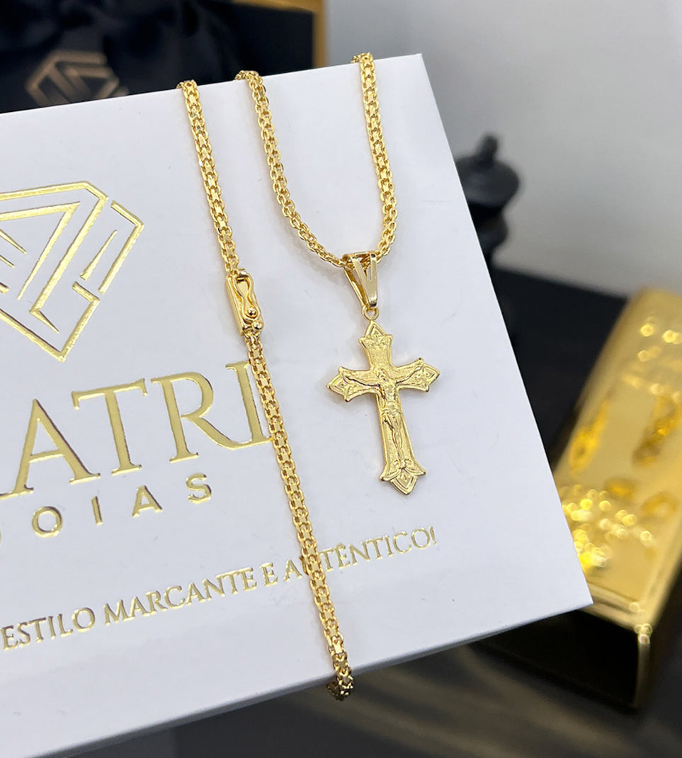 Corrente Cadeado Duplo 3mm + Pingente Cruz Vitoriana com Cristo Banhada a Ouro 18k