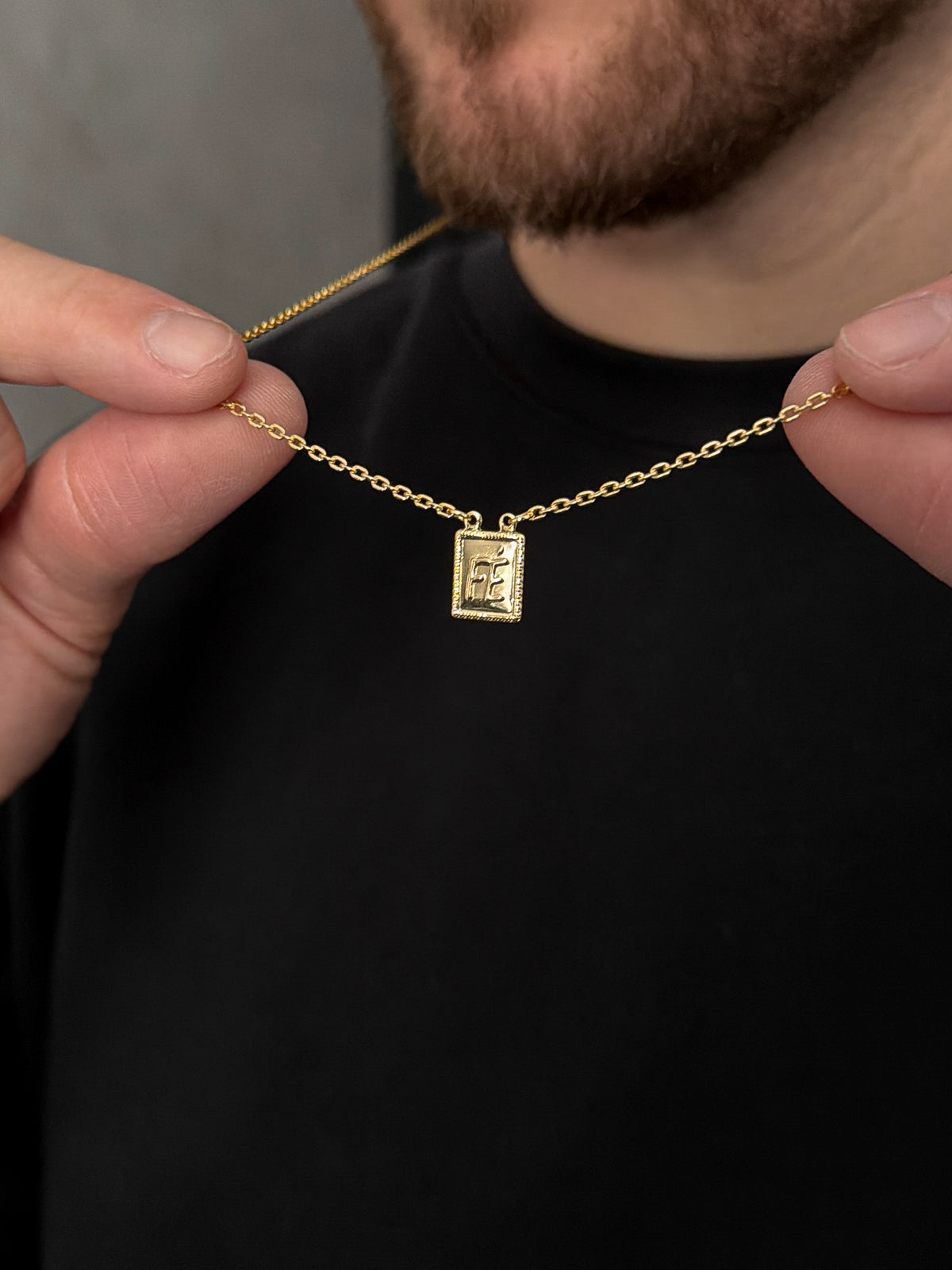 Escapulário Cadeado Plaquinha Fé Detalhada Banhado a Ouro 18k, foto 2