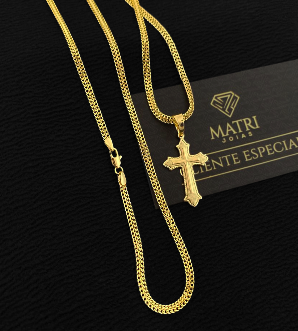 Corrente Lacraia 3mm + Pingente Cruz Vitoriana Detalhada Banhada a Ouro 18k