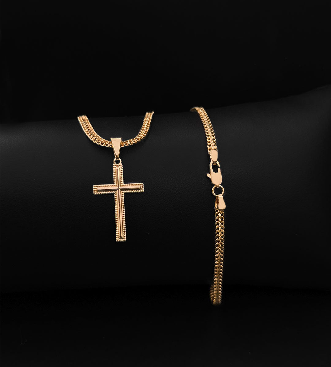 Corrente Grumet Lacraia 3mm + Pingente Cruz Detalhada 2,5x1,5cm Banhado a Ouro 18k