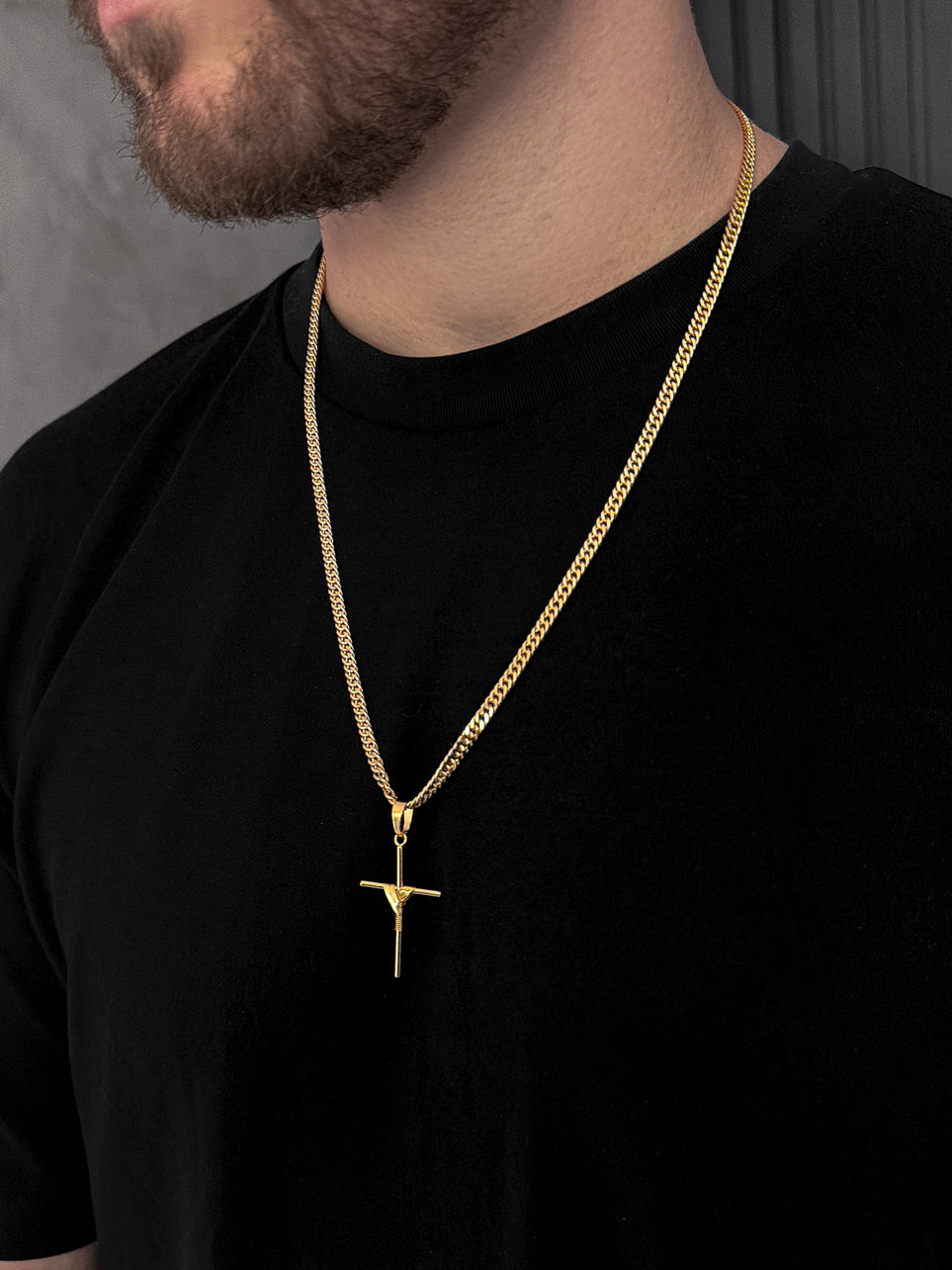 Corrente Grumet Dupla 4mm com Pingente Cruz Amarrada Banhada a Ouro 18k