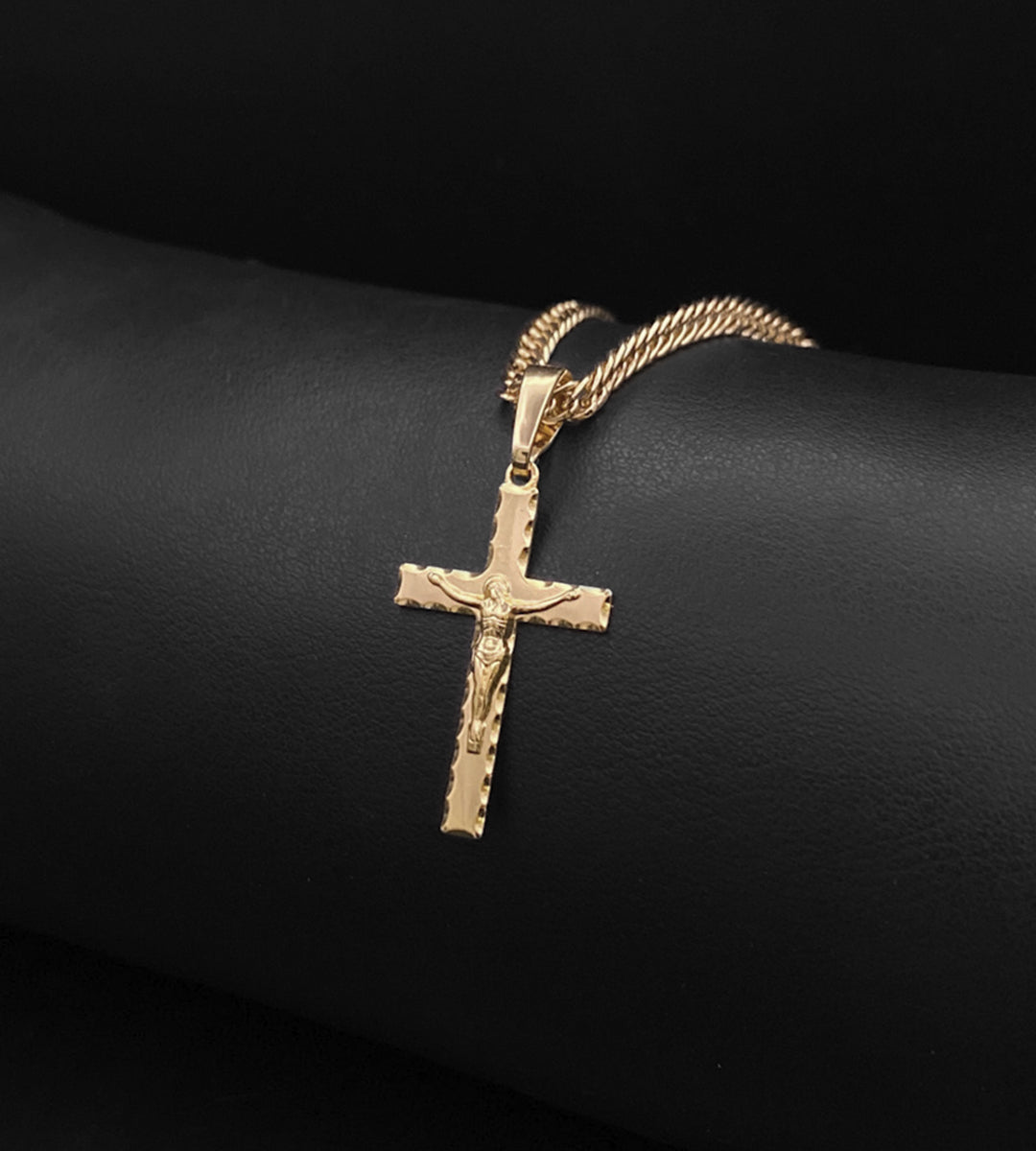 Pingente Cruz Pequena com Cristo Liso com Detalhes 2,5x1,5cm Banhado a Ouro 18k