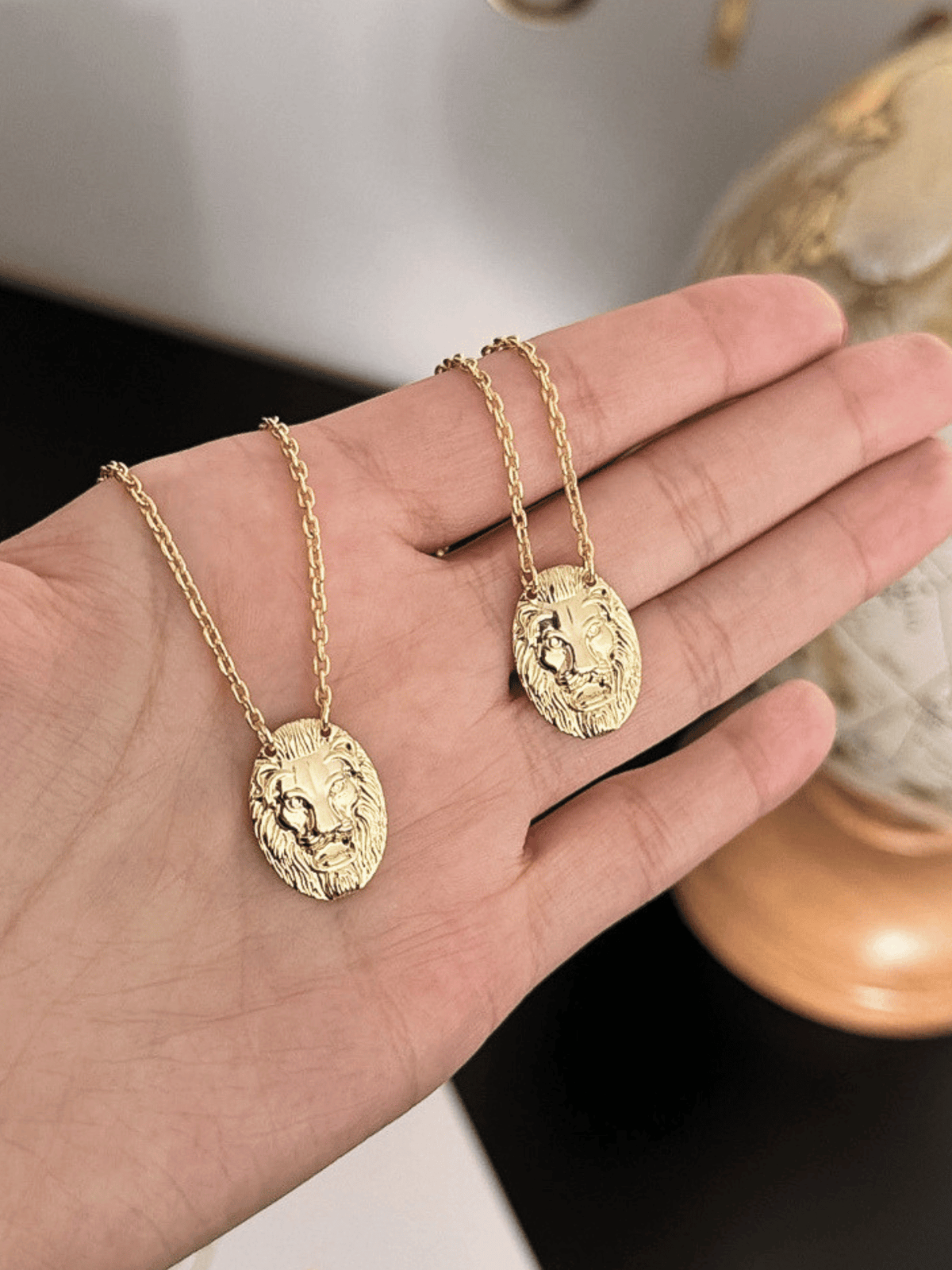 Escapulário Cadeado Leão Tribo de Judá Banhado a Ouro 18k