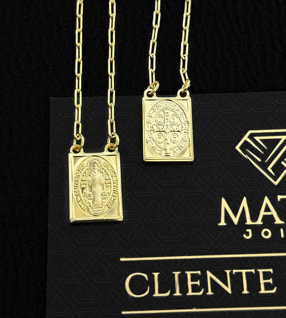 Escapulário Laminado Placa São Bento Frente e Verso Banhado a Ouro 18k
